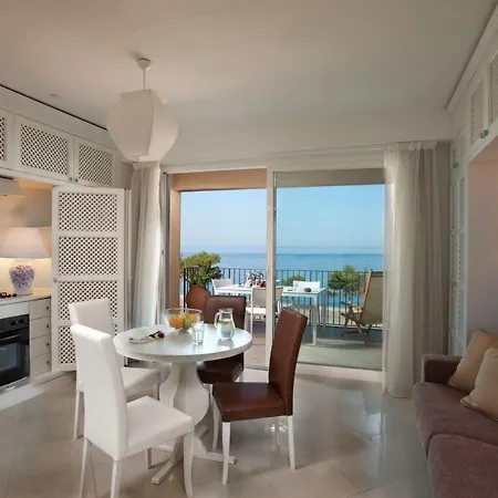 Mare Apartments,suites & Beachclub דירה